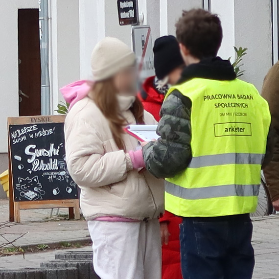 Tajemnicze badania w centrum Świnoujścia. Kto pyta, nie odpowiada?