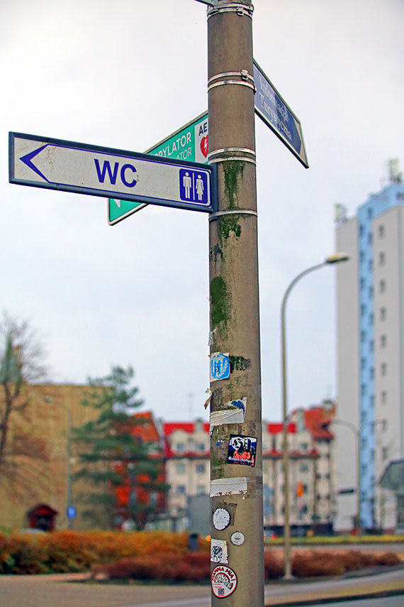 Nowe miot³y, stare brudy: Czy ¦winouj¶cie zab³y¶nie przed ¦wiêtami?