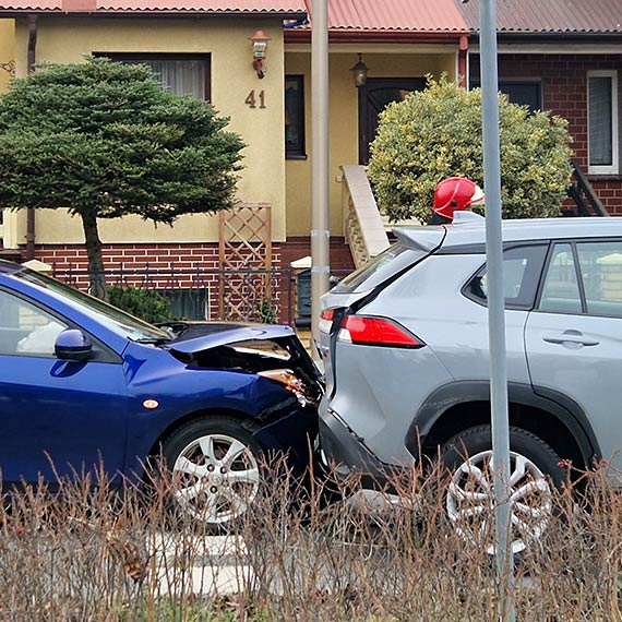 Kolizja na ulicy Markiewicza: Mazda uderzyła w Toyotę