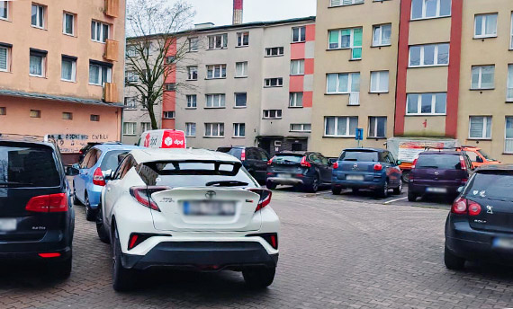 Czytelnicy alarmują: kolejny kierowca ignoruje przepisy i zdrowy rozsądek!