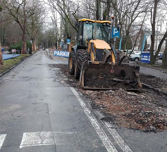 Przebudowa ulicy Henryka Sienkiewicza – trwają intensywne prace rozbiórkowe