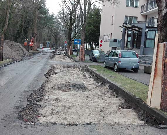 Przebudowa ulicy Henryka Sienkiewicza – trwają intensywne prace rozbiórkowe