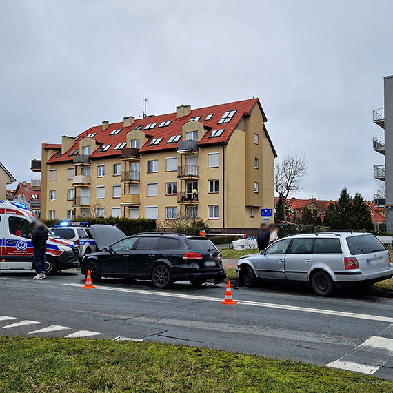 Zderzenie dwóch Volkswagenów na ulicy 11 Listopada