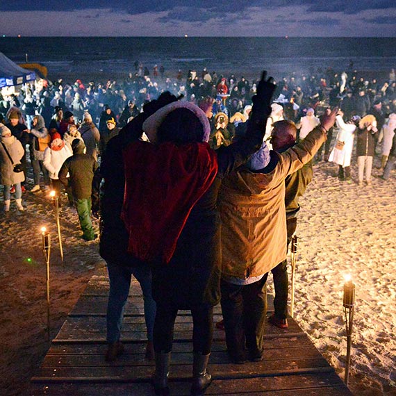 Dzieci szalały w MDK, dorośli bawili się na plaży. Pierwsze takie walentynki w Świnoujściu