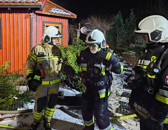 Pożar budynku jednorodzinnego w Świnoujściu – akcja strażaków trwała ponad trzy godziny