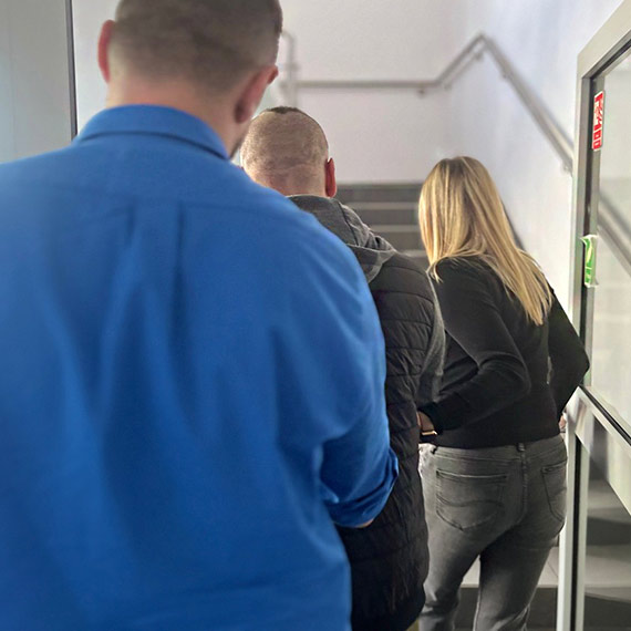 Zapany po kradziey rozbjniczej. 50-letni mieszkaniec winoujcia zatrzymany przez policj
