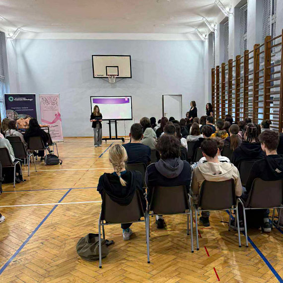Młodzi przeciw nowotworom – licealiści edukują i pomagają!
