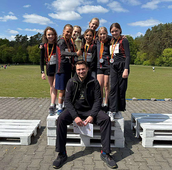 Dziewczynki z SP1 wicemistrzyniami Polski w lekkiej atletyce!