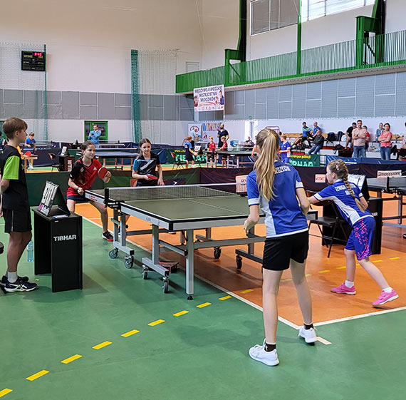 Indywidualne Mistrzostwa Województwa Zachodniopomorskiego Żaków i Żaczek w Tenisie Stołowym – sportowa rywalizacja najmłodszych w Policach