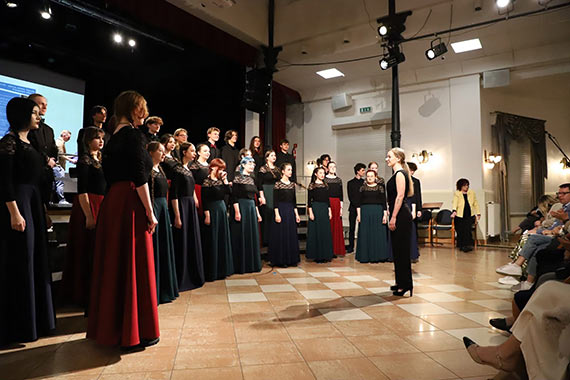 Trzy chóry - jedna dyrygentka. Muzyczny hat-trick na jubileuszowym festiwalu w Międzyzdrojach