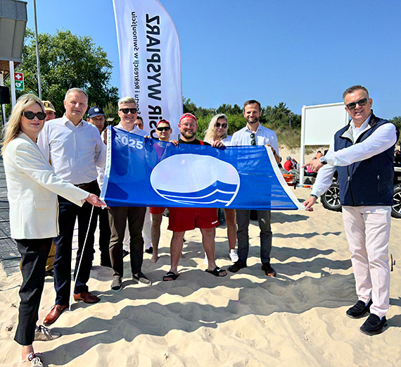 Sezon kąpieliskowy w Świnoujściu otwarty. Bezpieczna plaża z Błękitną Flagą już czeka na turystów