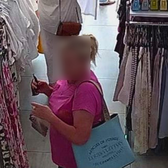 Wacicielka sklepu odzieowego: „Ta kobieta przywaszczya bluzk”