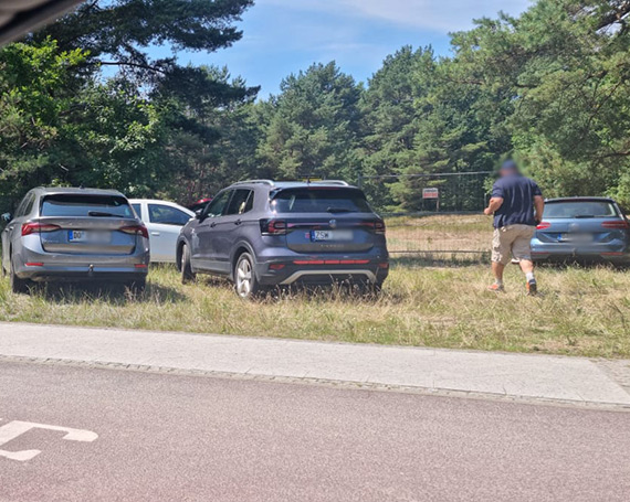 Samochodowy chaos na Uzdrowiskowej. Kierowcy po chodnikach, matki z dziemi uciekaj!