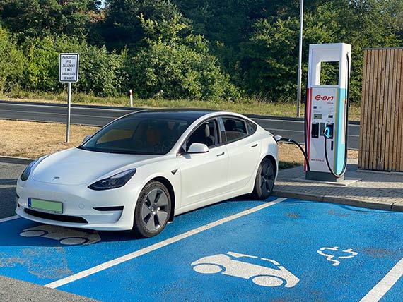 Arval wprowadza w Polsce certyfikaty kondycji  baterii w uywanych samochodach elektrycznych