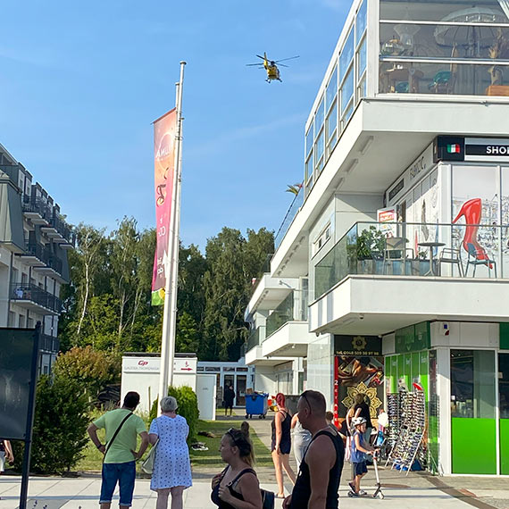 Zderzenie skuterw wodnych. Na play ldowa migowiec LPR