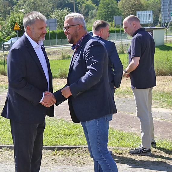 Kulisy granicznego briefingu: polityka od kuchni, czyli co dzieje si midzy pytaniem a odpowiedzi