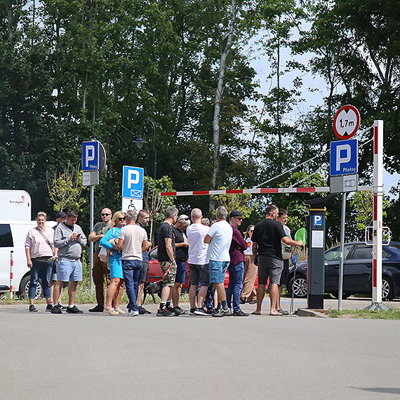 Kolejka do parkomatu jak za PRL-u na ulicy Uzdrowiskowej