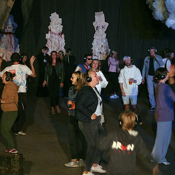 FAMA bawi się w nocy i… tylko FAMA to słyszy! Silent disco na marinie
