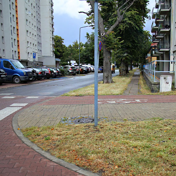 Reakcja miasta na zaniedbane pobocze – byskawiczne koszenie przy ul. Jana z Kolna