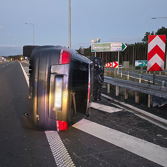 Audi dachowało na S3. Kierowca pod wpływem alkoholu trafił do aresztu