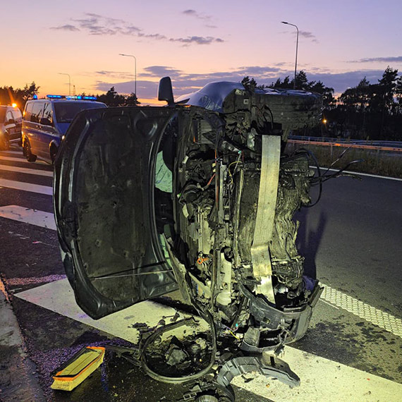 Audi dachowało na S3. Kierowca pod wpływem alkoholu trafił do aresztu