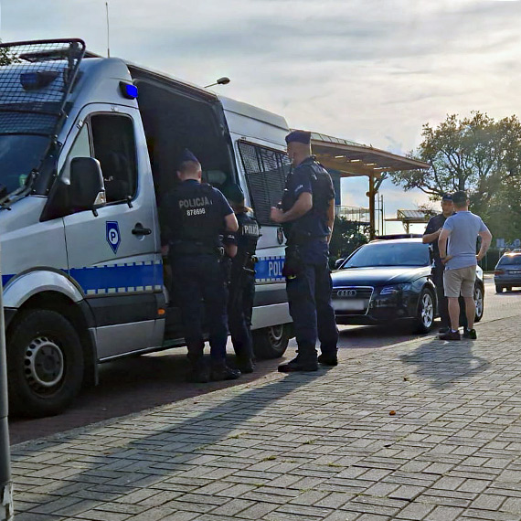Hulajnogą w Audi. 34-latek chciał uciec, ale skończyło się mandatem 3000 zł