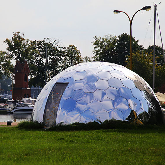 Tajemnicze igloo na Basenie Pnocnym. OSiR wyjania, do czego suyo
