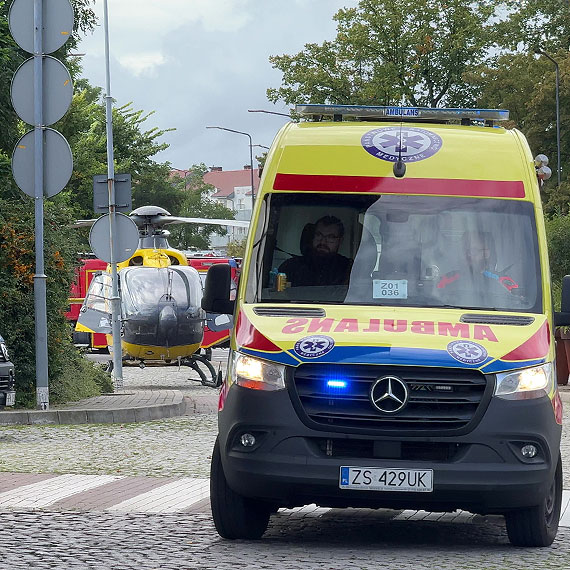 winoujcie: Najpierw policja i stra poarna, potem ldowanie LPR. Mczyzna trafi do szpitala. Zobzcz film!