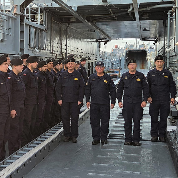 Manewry Marynarki Wojennej Nieustraszony Rekin-25