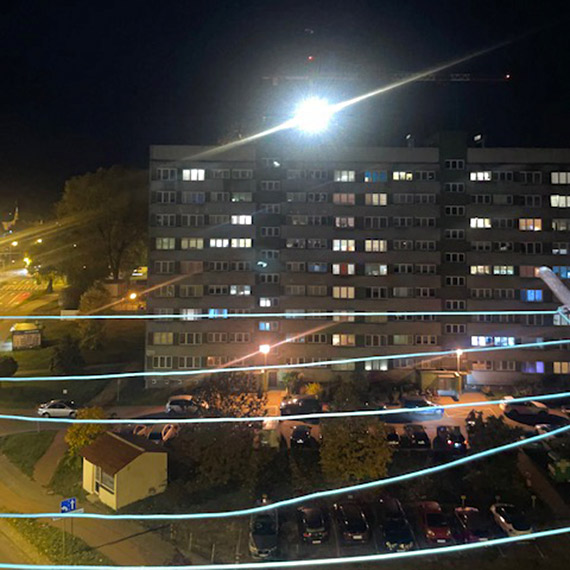 wiato jak z reflektora! Mieszkacy ul. Matejki skar si na budow, ktra nie daje im spa