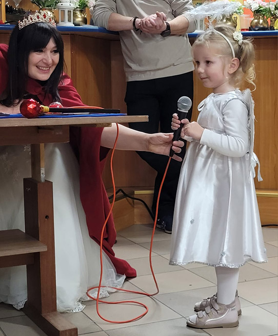 Bal Wszystkich Świętych w Świnoujściu: radość, muzyka i wspólna zabawa w Sanktuarium Chrystusa Króla