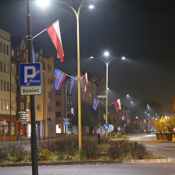 Świnoujście w bieli - pomarańczowe światła uliczne odchodzą w przeszłość