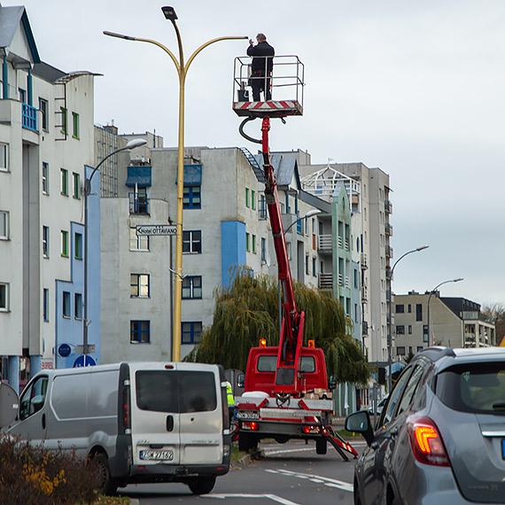 Świnoujście w bieli - pomarańczowe światła uliczne odchodzą w przeszłość