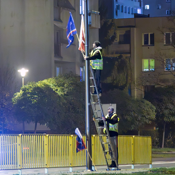 Przed 11 listopada: porządki i przygotowania przy polanie „grillowej” przy basenie pólnocnym