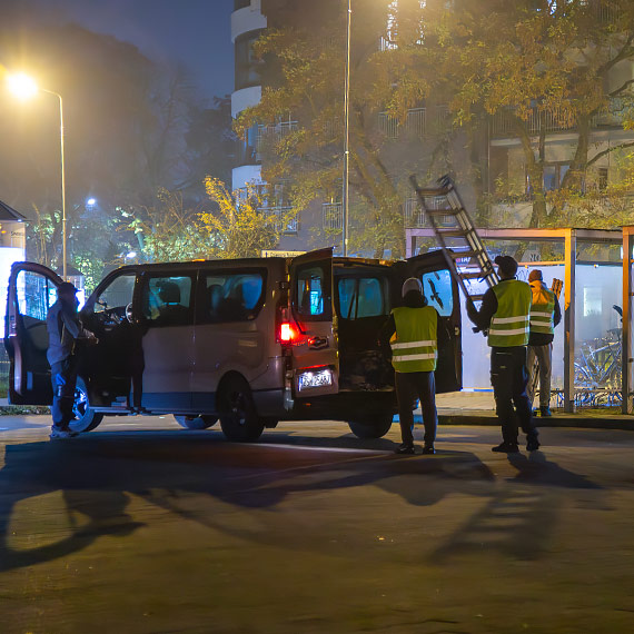 Przed 11 listopada: porządki i przygotowania przy polanie „grillowej” przy basenie pólnocnym