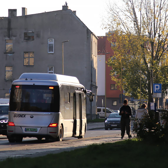 Nowoczesny, cichy i ekologiczny. Elektryczny autobus testowo wozi pasażerów po Świnoujściu