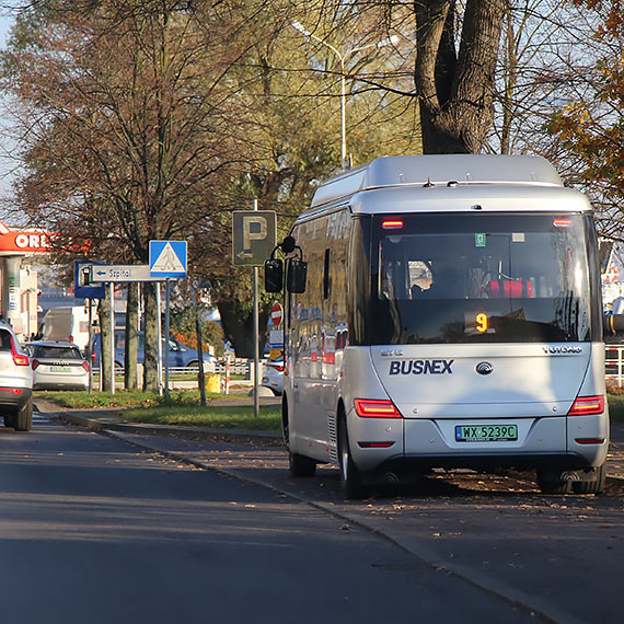 Nowoczesny, cichy i ekologiczny. Elektryczny autobus testowo wozi pasażerów po Świnoujściu