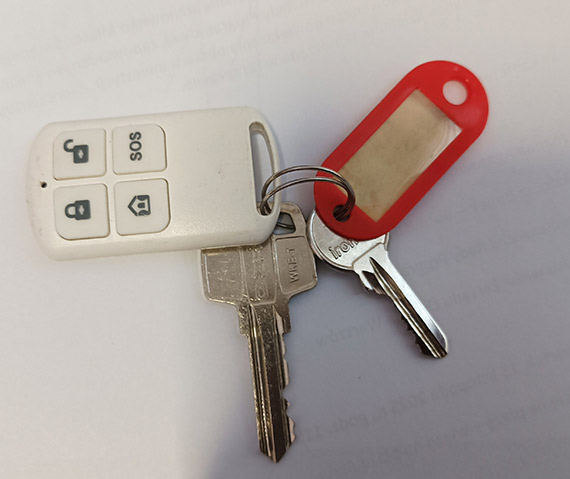 Znaleziono klucze z pilotem!