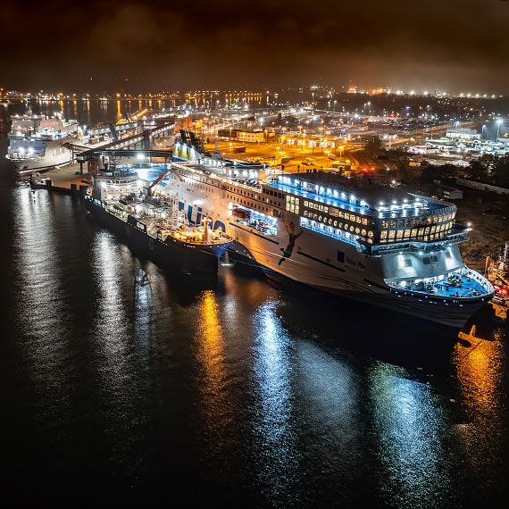 Premierowe operacje portowe w ¦winouj¶ciu