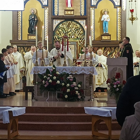 Zakończenie rekolekcji w świnoujskim sanktuarium w muzycznej oprawie parafialnej scholi