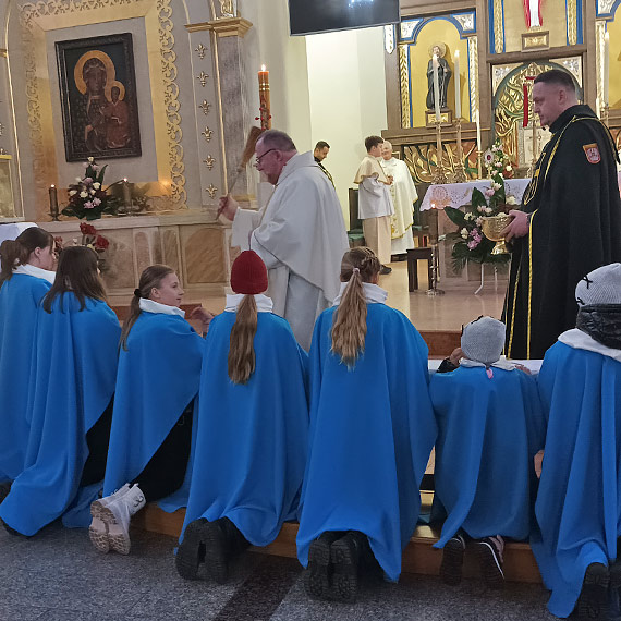 Zakończenie rekolekcji w świnoujskim sanktuarium w muzycznej oprawie parafialnej scholi