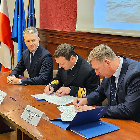 Umowa podpisana. najważniejszy krok przed budową portu kontenerowego w Świnoujściu