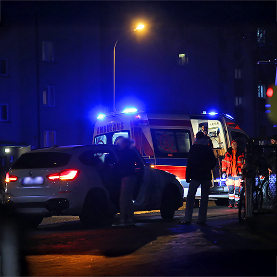 Zderzenie rowerzystki z samochodem na skrzyowaniu Wojska Polskiego z Matejki. Suby pracoway ponad trzy godziny