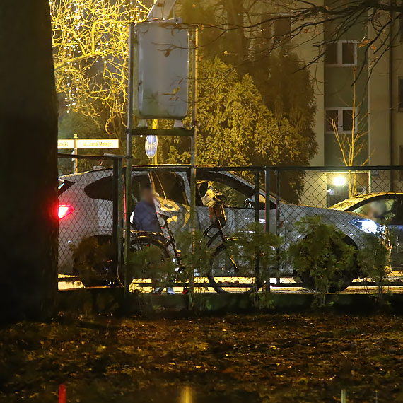 Zderzenie rowerzystki z samochodem na skrzyowaniu Wojska Polskiego z Matejki. Suby pracoway ponad trzy godziny