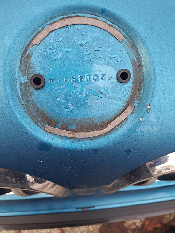 Gdy samochody trac twarz. Historia logotypw zrywanych w centrum winoujcia