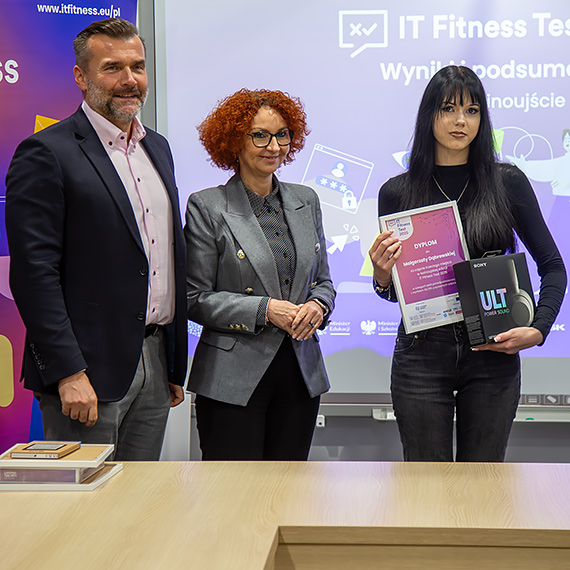 Test kompetencji cyfrowych w winoujciu. Nagrody dla najlepszych uczniw i szk