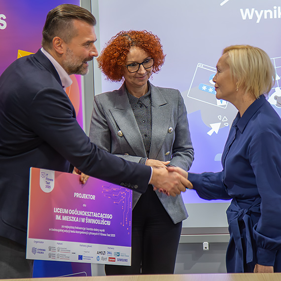 Test kompetencji cyfrowych w winoujciu. Nagrody dla najlepszych uczniw i szk