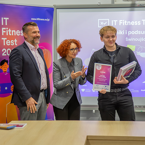Test kompetencji cyfrowych w winoujciu. Nagrody dla najlepszych uczniw i szk