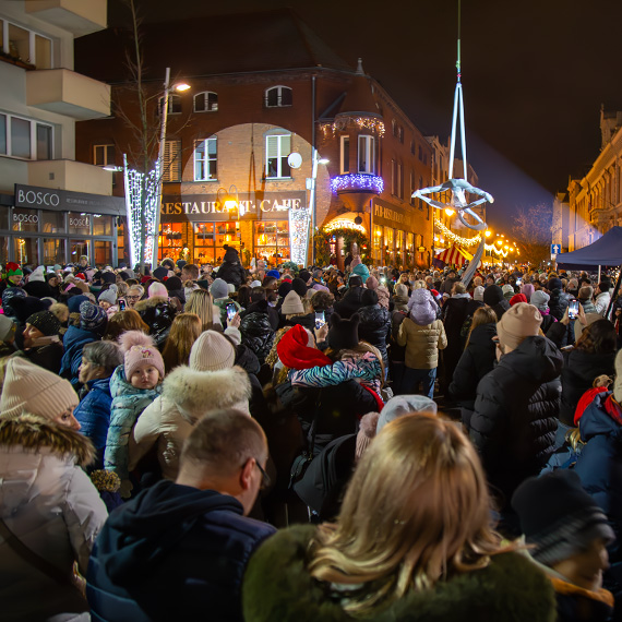 Miko�ajki, �e ho-ho-ho! �winouj�cie oficjalnie zainaugurowa�o bo�onarodzeniowe �wi�towanie. Zobacz film!