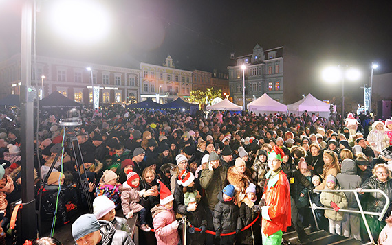 Miko�ajki, �e ho-ho-ho! �winouj�cie oficjalnie zainaugurowa�o bo�onarodzeniowe �wi�towanie. Zobacz film!